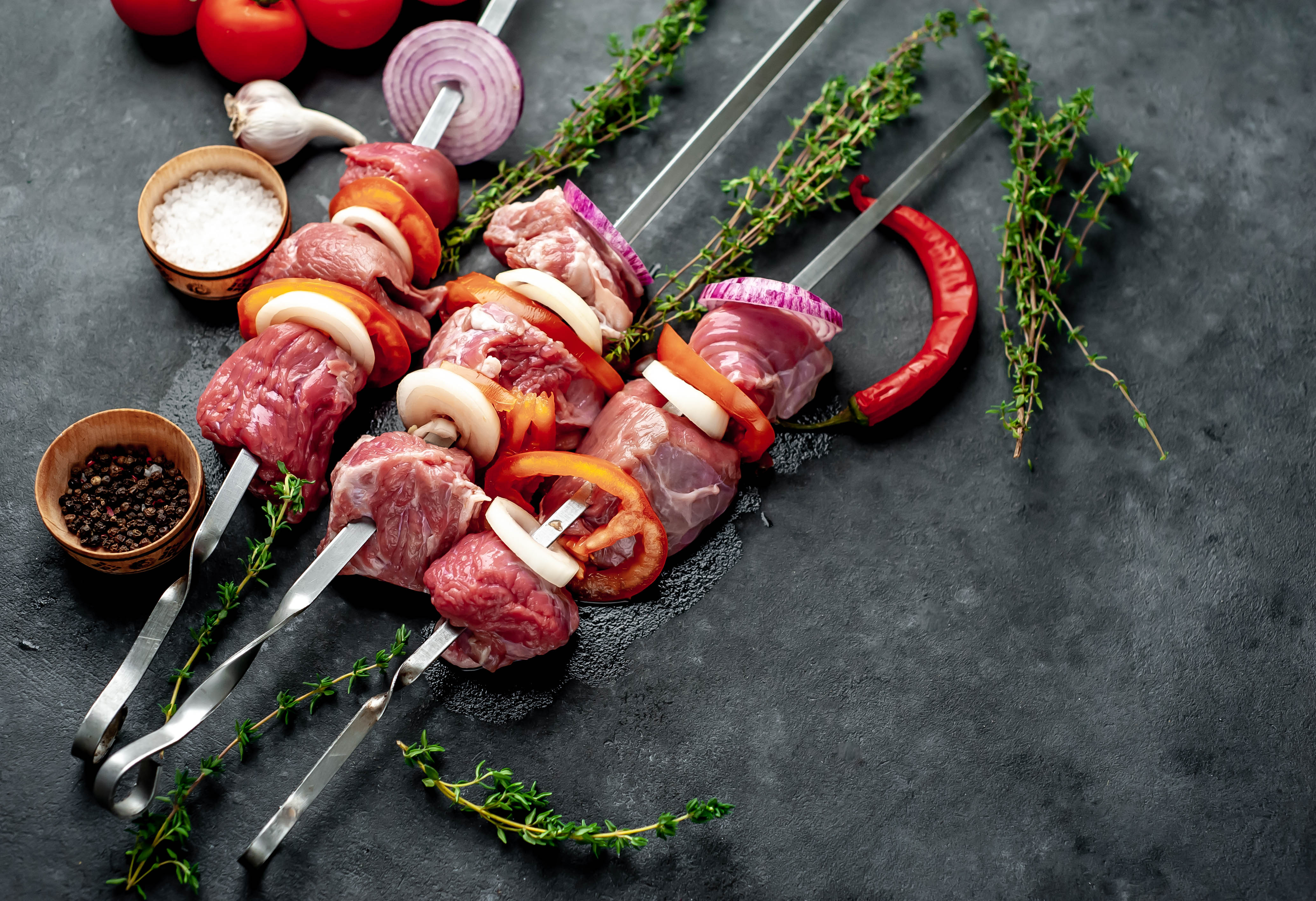 Como espetar carne para churrasco: veja as dicas do TudoGostoso